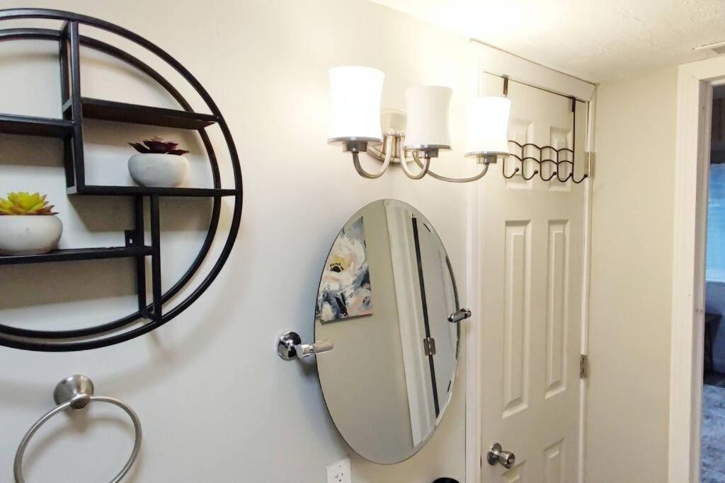 Spacious Suite Close To Downtown Indy/ King Bed Indianapolis Dış mekan fotoğraf